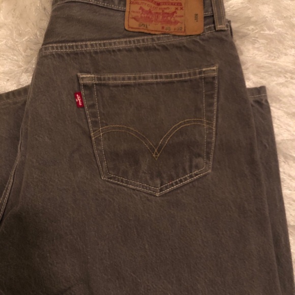 Men’s Levi Jeans 501 - Picture 1 of 3